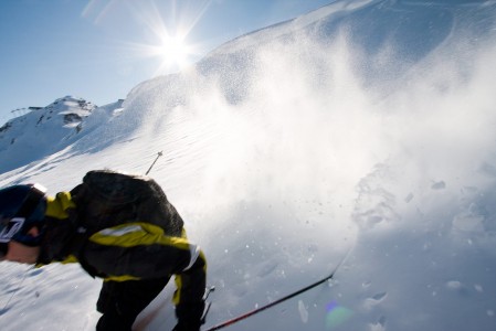 Whistlerin legendaarinen hiihtoalue ei suurista lumisademääristään huolimatta tarjoa aina unelmapuuterikelejä. Monesti lumi sataa meren lähellä kosteampana tai turhan lämpimässä säässä.