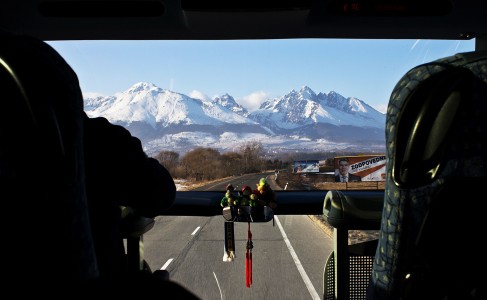 Bussikyydissä Puolan Zakopanesta kohti Slovakian Jasnaa.