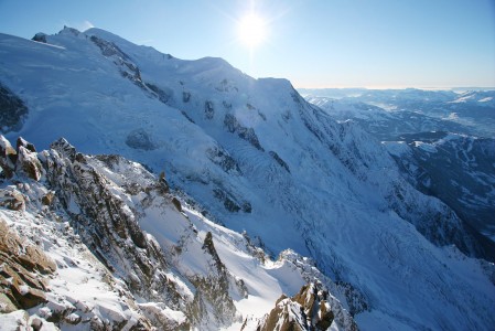 Aiguille du Midiltä lähtee haastavia off-pistereittejä myös Mt Blancin puolelle.