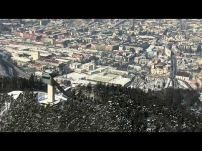 Kattava katsaus Innsbruckin maisemiin, rinteisiin, offareihin, kylään ja afteriin.