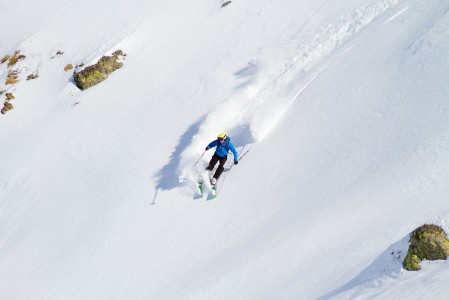 Les 2 Alpesin off-pisteillä on pääsääntöisesti tilaa lanata pidempiäkin käännöksiä.