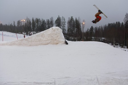 Uuperinrinteiden parkki soveltuu mittojensa puolesta etenkin aloittelijoille ja keskitason laskijoille. Pitkähkö alastulo riittää kuitenkin kunnon temppuihin.