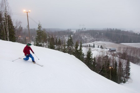 Uuperin musta rinne putoaa loppuosastaan todella jyrkästi. Loukkaantumisiakin on jyrkänteellä valitettavasti tapahtunut.