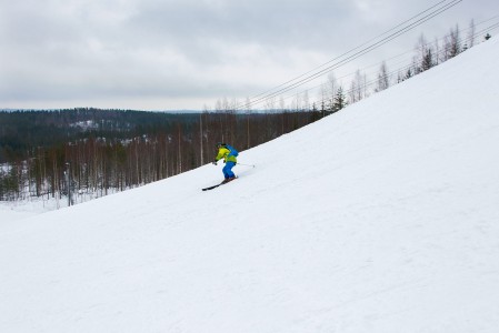 Pääsimme keväällä kurkkaamaan itsellemme aiemmin täysin vieraaseen hiihtokeskukseen: Lekottiin. On aina piristävää bongata uusia rinteitä.