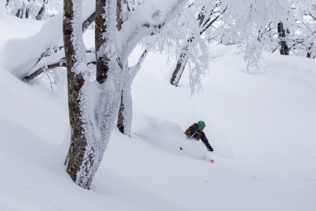 Nozawa onsenin parhaita puolia on hyvät mahdollisuudet päästä piirtämään omaa jälkeä pehmeään lumeen.