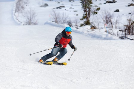 Sallan punaisessa välirinteessä saa vauhtia useimpien tarpeeseen riittävästi. Ne, joille jää tästä mäestä vauhdinnälkää jäljelle voivat kokeilla taitojaan viereisessä pikimustassa Kilparinteessä.