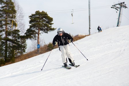 Tässä viedään Tornimäen kauden 2014/2015 viimeisiä käännöksiä ennen kesän tuloa. Maastossa lunta enää näkynyt.