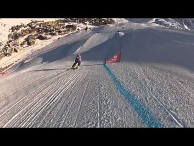 Ski cross on vauhdikkuutensa ja vaarallisuutensa vuoksi mitä jännittävintä ja viihdyttävintä katseltavaa. Tämä tallenne on Val Thorensin tammikuun 2015 kisoista.