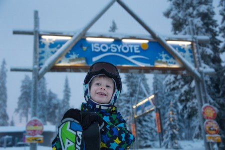 Jännitys ja innostus sekoittuvat kauden ensimmäisen laskun alla. Näitä hetkiä joutuu odottamaan koko pitkän kesän.