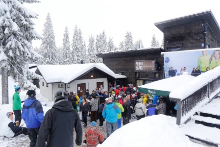 Tahkon huipulla sijaitseva Pehkubaari kerää itsensä täyteen bilekansaa vuosi toisensa jälkeen