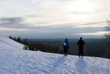 Simpsiön rinteessä oli 1700-luvulla laskettelijoiden sijaan mestauspaikka. Siitä syystä SImpsiötä on aikoinaan pelätty. Nyt vuori sen sijaan vetää laskijoita puoleensa.