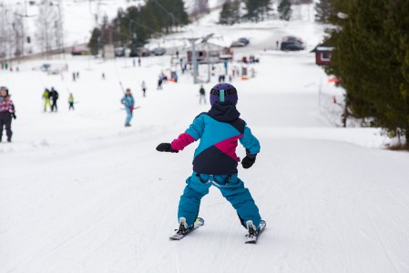 Lähimmät keskukset mahdollistavat iltaiset treenisessiot. Taidot karttuvat, lihakset saavat liikuntaa ja keuhkot sekä aivot raitista ilmaa. Miksi jäisi sisälle?