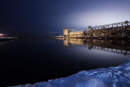 Otaru on pikkukaupunki Sapporon lähistöllä. Kylällä on edullista ja laadukasta majoitusta, loistavia pikkuravintoloita illallistamiseen. Ja vain 35-40 minuutin ajo Hokkaidon ehkä parhaaseen puuterikohteeseen Kiroroon. Läheltä löytyy myös mm. Sapporo Teine 