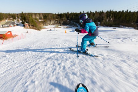 Salomonkallion vauhdikkaimmassa rinteessä pääsee jo hieman kaahauksen tunnelmaan.