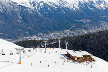 Axamer Lizumin rinteiltä voi tähystellä Innsbruckin kaupunkiin. Keskustasta on kuitenkin hisseille reilun puolen tunnin ajomatka.