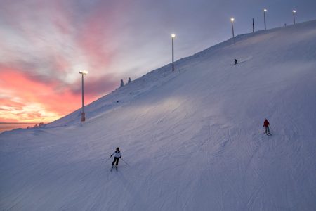 Pyhän Piste Palander on aito musta rinne, joka antaa jokaiselle normaalilaskijalle riittävän vauhdin ja haasteen.
