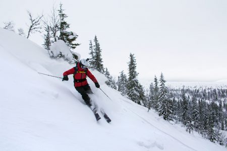 Trysilin rinteenvierustoilta löytyy paljon lempeän helppoja offarilaskuja. Kunnolla jyrkkääkin on tarjolla lyhyempinä osuuksina, kun sitä alkaa kaipaamaan.