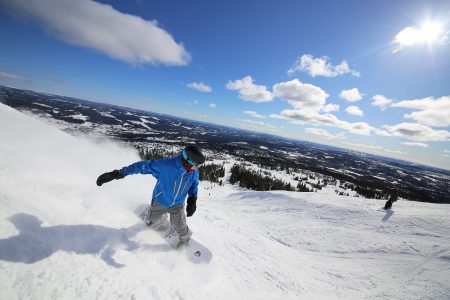 Trysilin maastosta löytyy hauska luonnon half-pipe. 