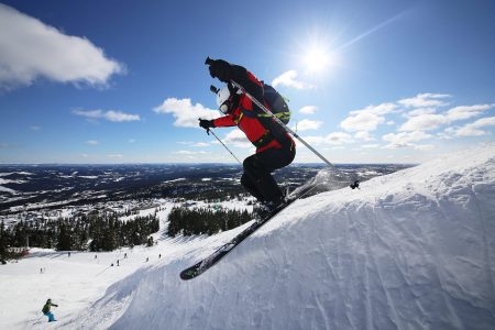 Trysilissä pääsee tutustumaan offarihiihtoon varsin turvallisesti. Rinteet ovat pääosin lähellä, ja vaarallisemmista paikoista mahdolliset vyöryt pyritään laukaisemaan etukäteen räjähteillä.