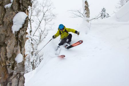 Rusutsu tarjoaa poikkeuksellisen tehokasta metsäoffaria. Hiihtoalueen sisälle jää useita laajoja alueita, jotka tavoittaa suoraan yläasemalta tai rinteestä. Metsälaskut viettävät suoraan ala-asemille.