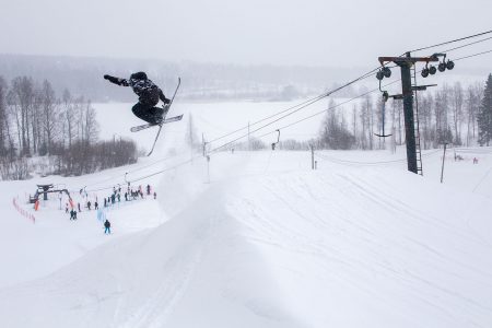 Varkaus Ski Centerin suosituin rinne on snow park, jossa aktiiviset kausikorttilaiset käyvät treenaamassa päivittäin kelistä riippumatta.