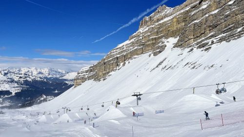 Madonna di Campiglion Ursus snowpark käsittää 100 000 m² eri tasoisille laskijoille sopivia bokseja, reilejä, boardercrossiratoja ja funlineja. Burton järjestää tässä parkissa suuren mittaluokan kisoja.