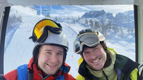 Passo Grostèn gondolimatka vie kokonaisuudessaan 18,5 minuuttia. Pituutta hissimatkalle kertyy yli 5,5 km ja nousua lähes 800 m.