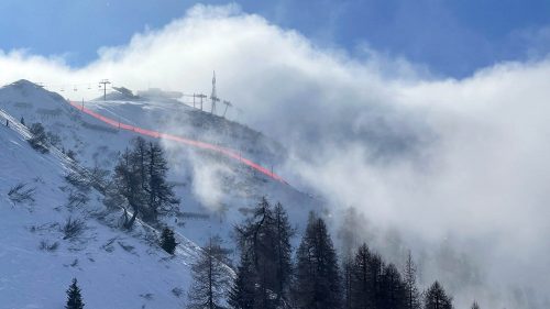 Pinzolo on Madonnan vaatimattomin hiihtoalue. Korkein yläasema on 2100 metrissä, mutta laskemaan pääsee 800 metriin saakka (Tulot), jolloin korkeuseroa tulee mukavasti.