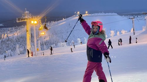 Rukan rinnetarjonta sopii hyvin perheille, ja rinnetarjonta riittää pitämään iloa yllä koko viikon