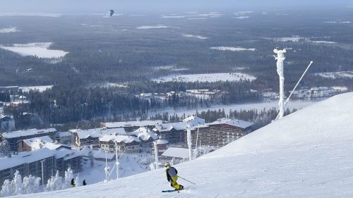 Ruka kuuluu hiihtokeskusten vastuullisuustyön edelläkävijöihin koko Pohjoismaissa. MasterPlanissa tunturia on kehitetty autotonta ja sujuvaa lomailua silmällä pitäen.