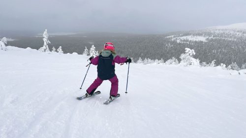 Sallan Pohjoisrinteissä riittää pituutta ja tilaa kurvailla omaan tahtiin.