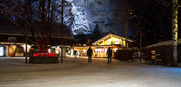 matkailuauto alpeilla Jungfrau Camping