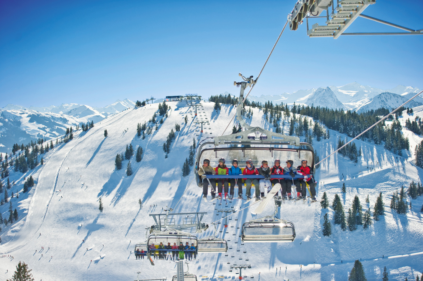 Лучшие горнолыжки. Тироль Австрия горнолыжка. Эльмау горнолыжный курорт. Вильдер Кайзер горнолыжный курорт. Отель Снежная Долина Бергштадт Австрия.