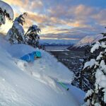 Alyeska puuteri laskettelija off-piste