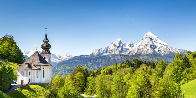 Alpit, Schwarzwald, Reinin laakso, Tonava, München, Stuttgart... eteläinen Saksa tarjoaa lomailijalle monta tutustumisen arvoista kohdetta.