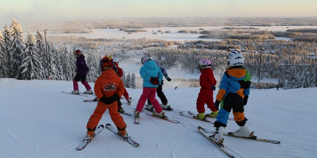 Tutustu Lumipallon poimintoihin kotimaan hiihtokeskuksien kevättalven 2016 tapahtumista ja monipuolisista ohjelmamahdollisuuksista.