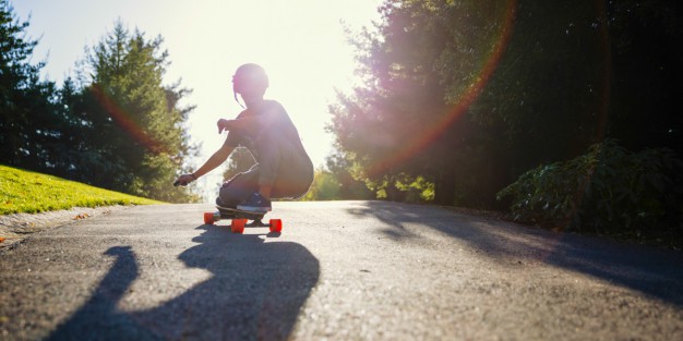 Lonkkarit eli pitkät longboard-malliset rullalaudat ovat suosittuja kulku- ja harrastusvälineitä kesäisin erityisesti kaupungeissa. Amerikasta tuleva Boosted Boards on vienyt harrastusvälineen aivan uudelle tasolle.