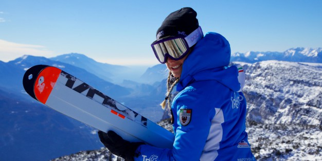 Hiihtoreissu Alpeille ei vaadi sen kummempia varusteita kuin missä tahansa laskiessa. Jos vertaa helmikuista Lappia ja Alppeja, jotain eroavaisuuksia kuitenkin löytyy.
varustaudu alppireissuun