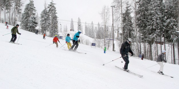 Kansainvälinen hiihtoliitto (FIS) järjestää vuosittain World Snow Dayn, jota tänä vuonna vietetään sunnuntaina 15.1. Päivän aikana useat suomalaiset hiihtokeskukset järjestävät oman tapahtuman, jossa pääsee kokeilemaan esimerkiksi uusia välineitä ja tutustumaan talvilajeihin hiihdonopettajan avustuksella.
world snow day