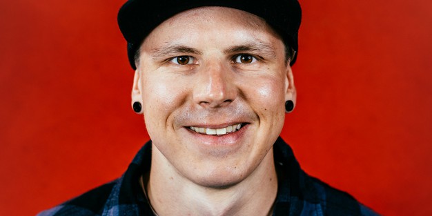 Matti Suur-Hamari on voittanut MM-kultaa paracrossista Big Whitessa Kanadassa paralumilautailun maailmanmestaruuskisoissa. Suur-Hamari voitti näin kultaa toistamiseen peräkkäin.
matti suur-hamari