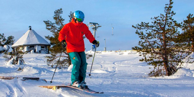 In the middle of snowhere - Sallan erämaassa laskemisen ja lomailun riemu on monipuolista. (Kunnostettujen) Itärinteiden vieressä sijaitseva metsälaskualue on Sallan tämän kauden uutuus, jossa perheen juniorit saavat haasteita ja seikkailuja. Ja kyllä kokeneempikin laskija nauttii käydessään siellä kikkailemassa.