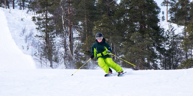 Yli puolet suomalaisista hiihtokeskuksista on auki vielä ainakin pääsiäisen yli. Laskemaan pääsee koko maassa etelän Sappeelta Lapin hiihtokeskuksiin. Kevään supersesonki kruunaa keskusten kauden ja on myös laskettelijoiden mielestä paras hetki suunnata rinteeseen.
pyhä kevät 2017 pääsiäinen