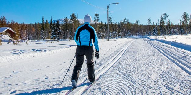 Suksien sekakäyttö on lisääntynyt. Yhä useampi laskija pakkaa laskettelusuksien tai lumilaudan lisäksi mukaansa myös maastohiihtosukset. Eritoten skin-suksien myötä perinteinen hiihtotyyli nauttii nyt suurta suosiota, myös nuorempien ikäluokkien keskuudessa. Ylläksellä on erinomainen latuverkosto, ja moni pitää sitä Suomen parhaimpana.
