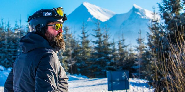 Puolassa on panostettu viime vuosina paljon matkailuun. Uusia hiihtokeskuksia on perustettu ja vanhoja modernisoitu kiivaaseen tahtiin. Zakopanen kaupunki on Tatra-vuoriston ympäröimä, joten Puolan parhaimmat hiihtokeskukset sijaitsevat kaupungin läheisyydessä.