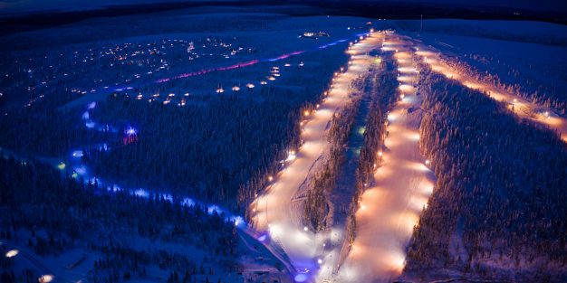 Saariselän hiihtokeskus eli Saariselkä Ski Sport & Resort Oy tiedottaa myyvänsä 50-vuotisjuhlan kunniaksi 50 vuotta voimassa olevaa kausikorttia erikoishinnalla.
