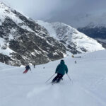 saas-fee-55-skiers-slope